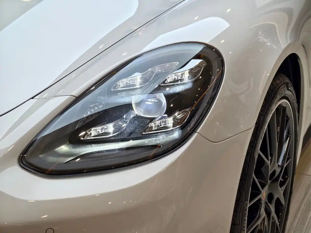 Panamera 2022 Panamera 4 Executive Extended Platinum Edition 2.9T купить на сайте DeffCars