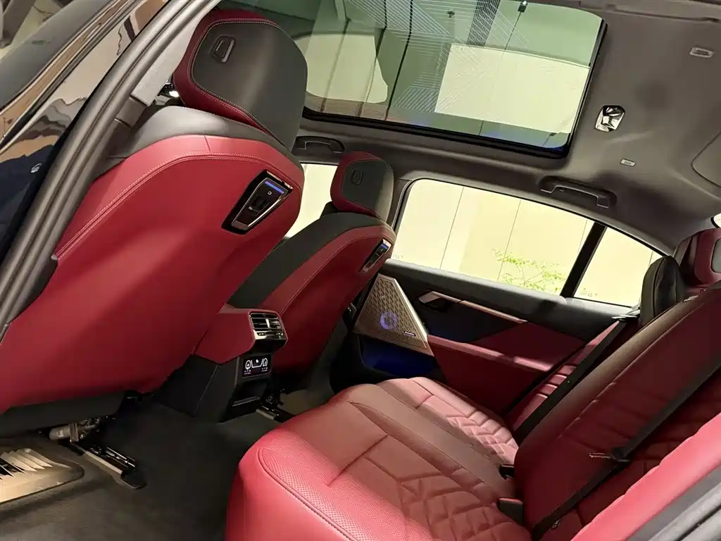 BMW 5 Series 2024 530Li Exclusive Luxury Package купить на сайте DeffCars