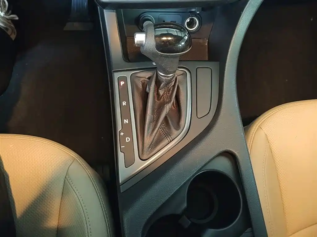 Kia K5 2015 2.0L automatic GL купить на сайте DeffCars