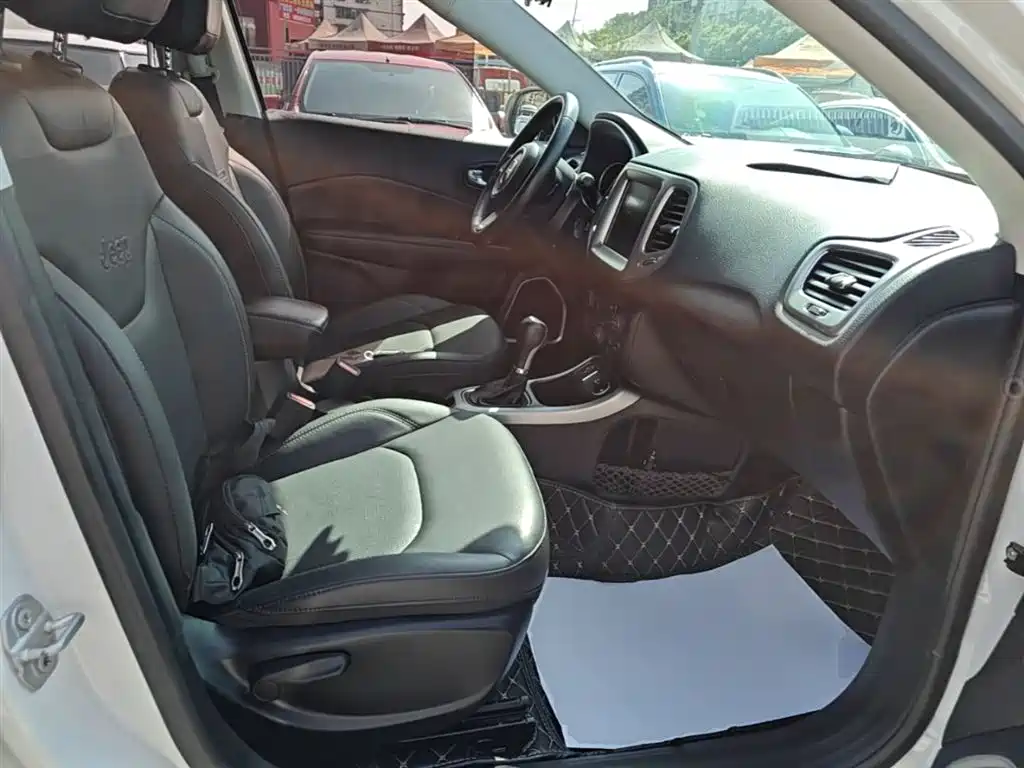 Compass 2017 200T Automatic Home Edition купить на сайте DeffCars