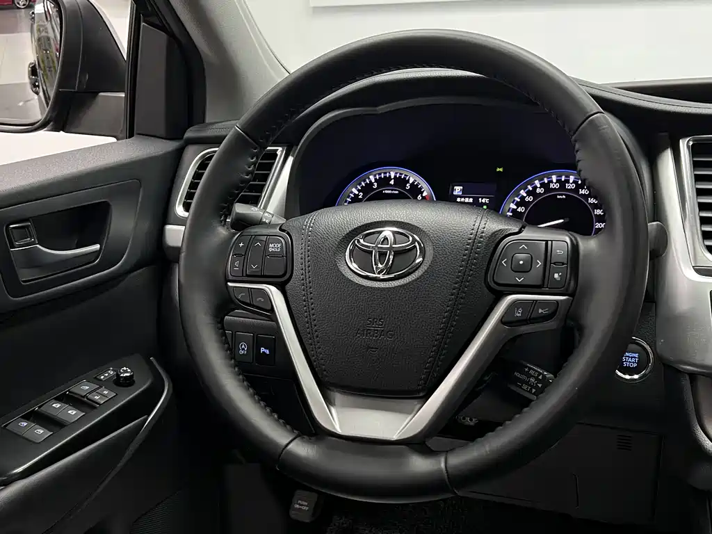 Highlander 2018 2.0T four-wheel drive premium version, 7 seats, National VI купить на сайте DeffCars
