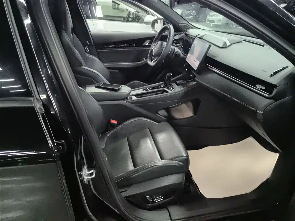 Lynk & Co 03 2023 2.0TD DCT Pro купить на сайте DeffCars