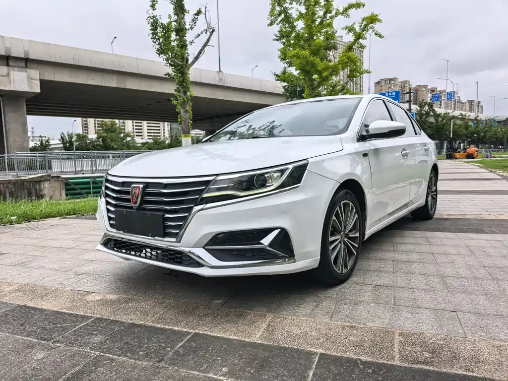 Roewe i6 Classic 2020 PLUS 1.6L CVT 4G Connected Honor Holographic Edition купить на сайте DeffCars