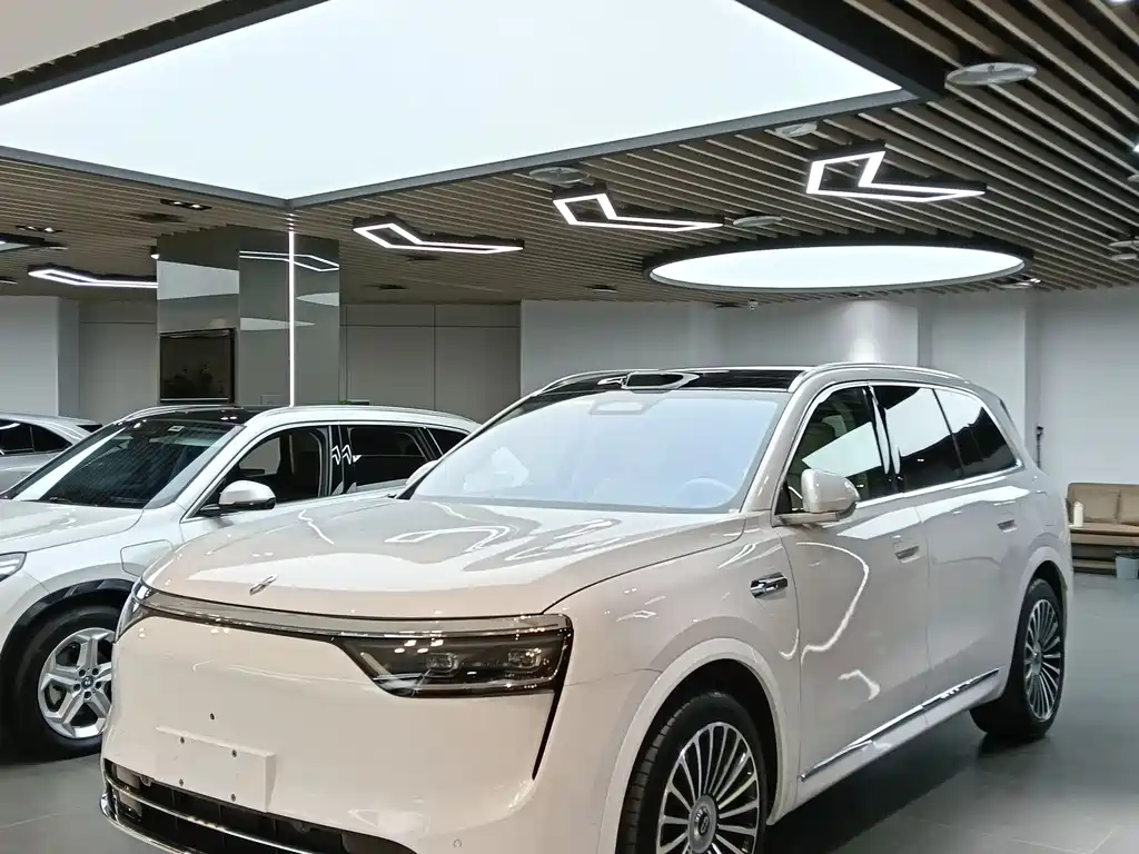 Wenjie M8 2025 extended range Max version 37kWh 6-seater version (192-line lidar) купить на сайте DeffCars