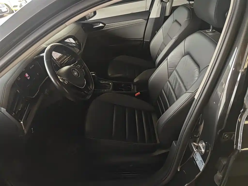 Sagitar 2022 280TSI DSG Flyover Edition купить на сайте DeffCars