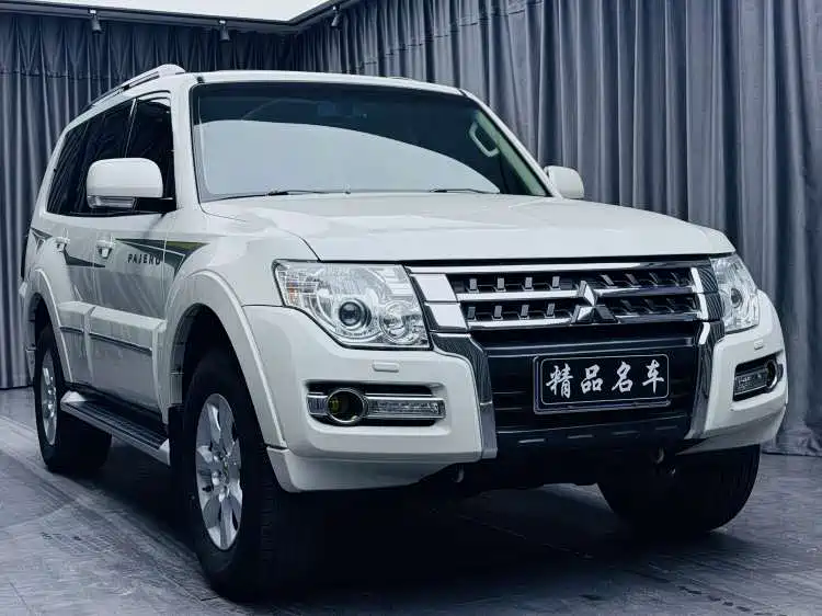 Pajero imported 2019 3.0L automatic standard version купить на сайте DeffCars