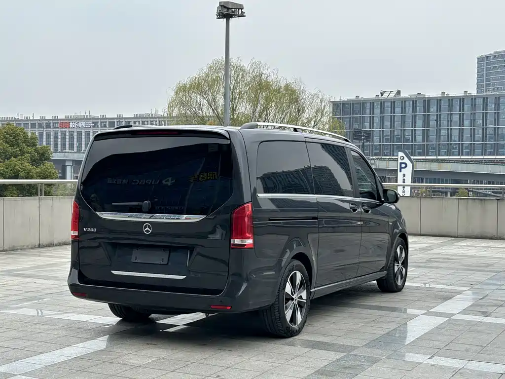 Mercedes-Benz V-Class 2022 V 260 Premium Edition купить на сайте DeffCars