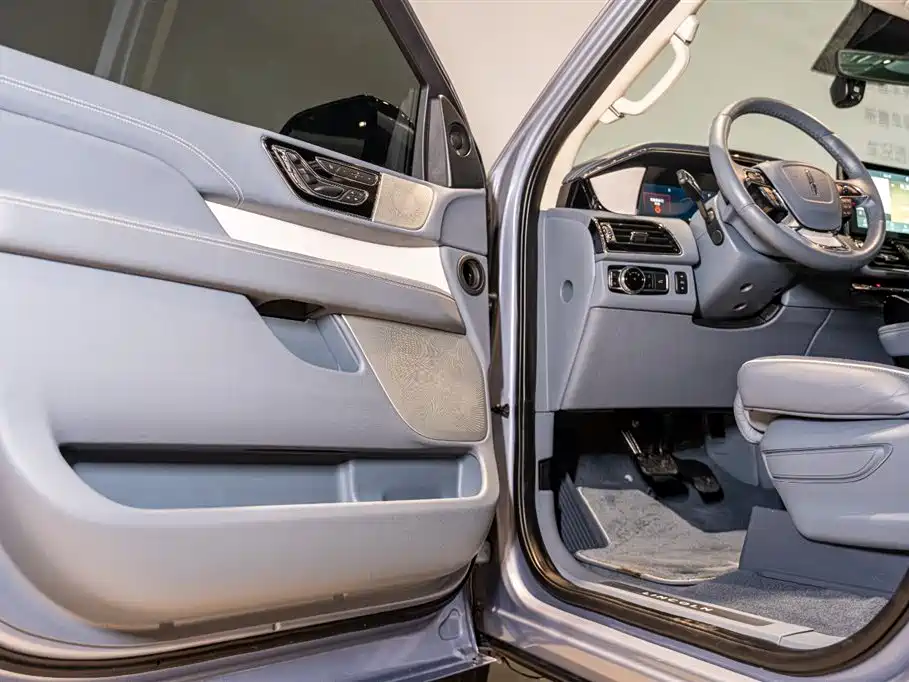 Navigator 2020 3.5T Long Axis Presidential Edition купить на сайте DeffCars