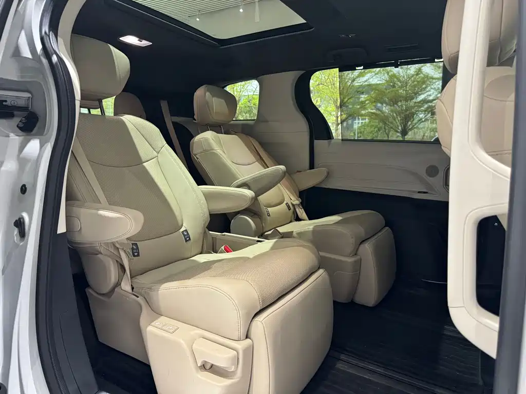 Grevia 2023 2.5L Hybrid Monarch VIP Edition купить на сайте DeffCars