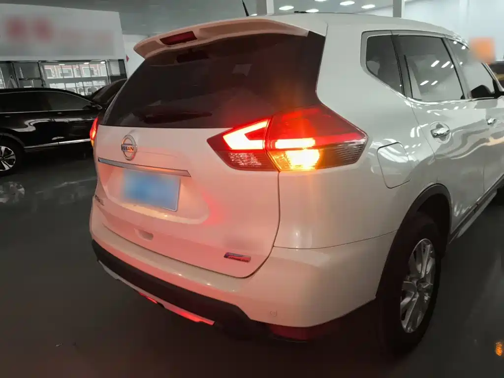 X-Trail 2017 2.0L CVT Comfort Edition 2WD купить на сайте DeffCars
