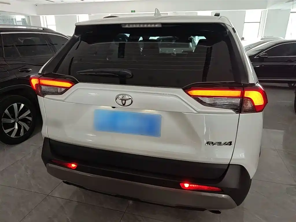 RAV4 Rongfang 2023 2.0L CVT two-wheel drive fashion Plus version купить на сайте DeffCars