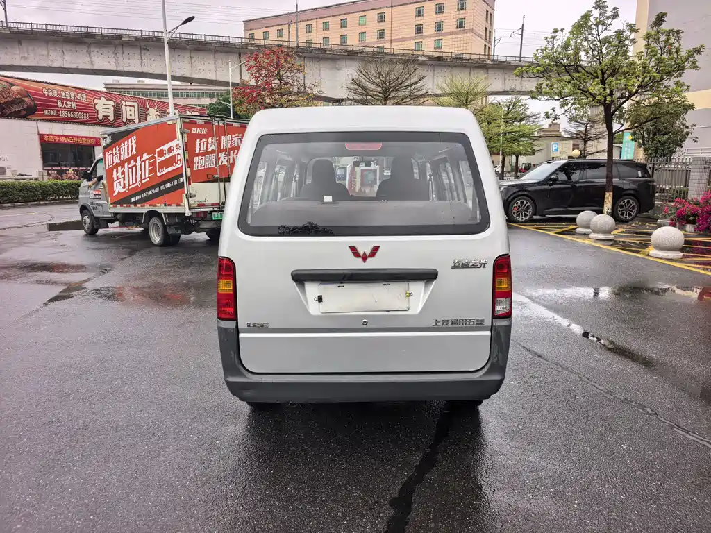 Wuling Zhiguang 2020 1.2L Practical National VI LSI купить на сайте DeffCars