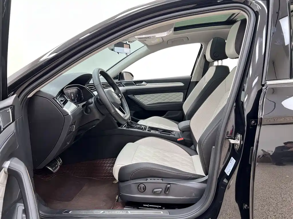 Magotan 2023 2 million commemorative edition 330TSI DSG luxury model купить на сайте DeffCars