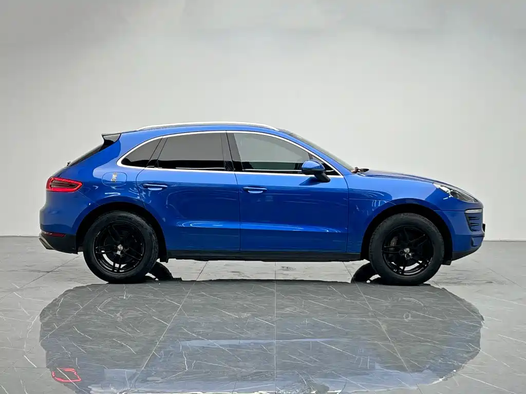 Macan 2017 Macan 2.0T купить на сайте DeffCars