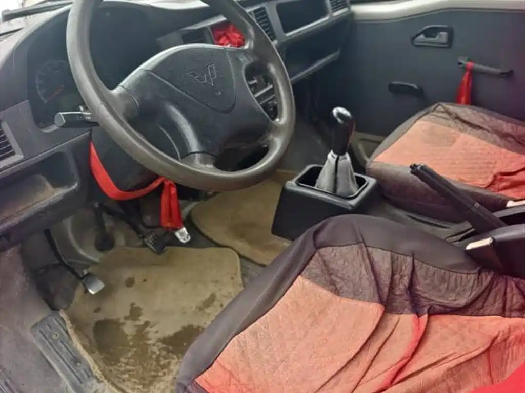 Wuling Zhiguang 2013 1.0L Practical Model купить на сайте DeffCars