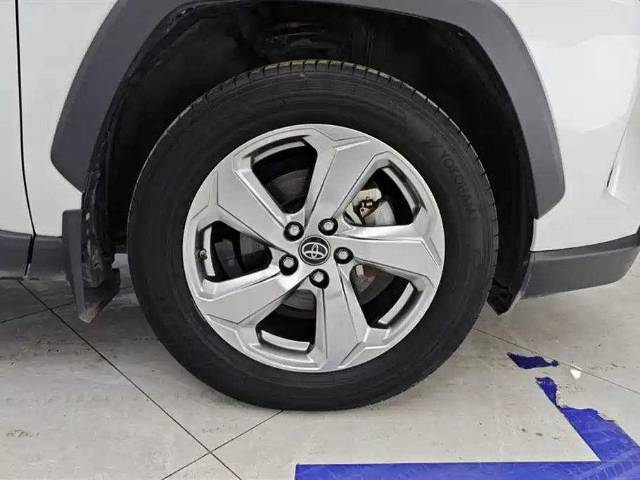 RAV4 Rongfang 2021 2.0L CVT two-wheel drive fashion PLUS version купить на сайте DeffCars