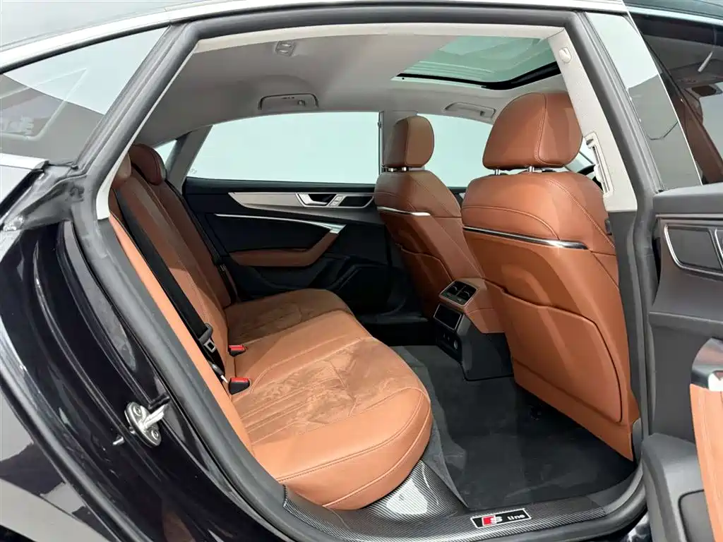 Audi A7L 2024 45 TFSI luxury model купить на сайте DeffCars