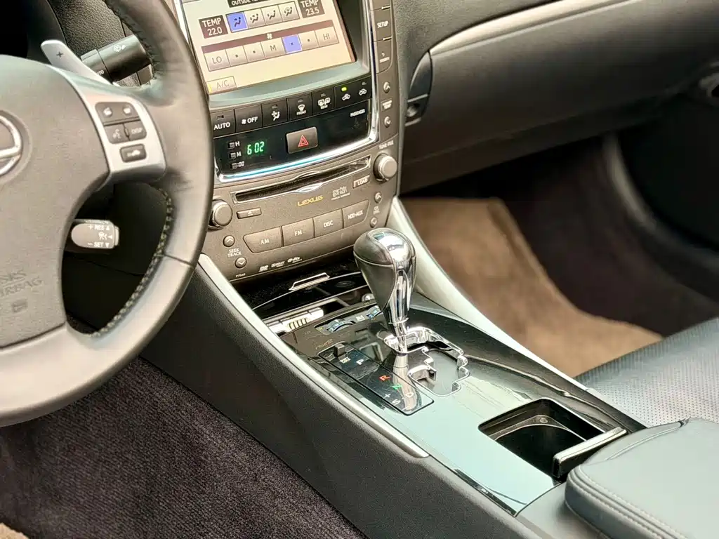 Lexus IS 2011 250C купить на сайте DeffCars