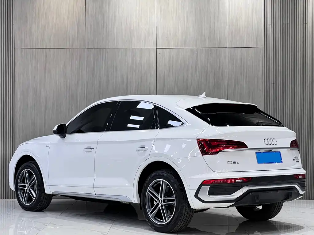 Audi Q5L Sportback 2022 40 TFSI Fashion купить на сайте DeffCars