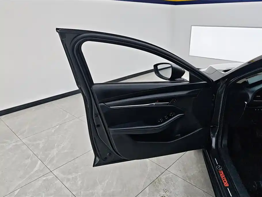 Mazda3 Angkesela 2020 2.0L Automatic Premium Edition купить на сайте DeffCars