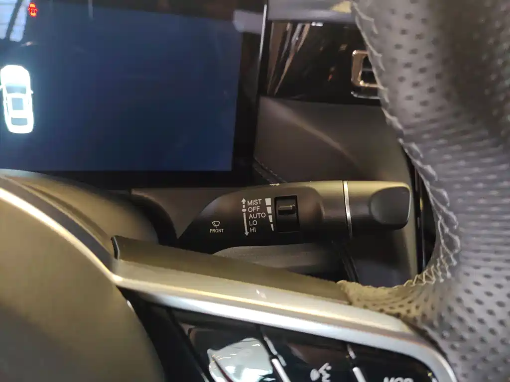 Hongqi H5 2024 1.5T HEV Zhilian Qichang Edition купить на сайте DeffCars