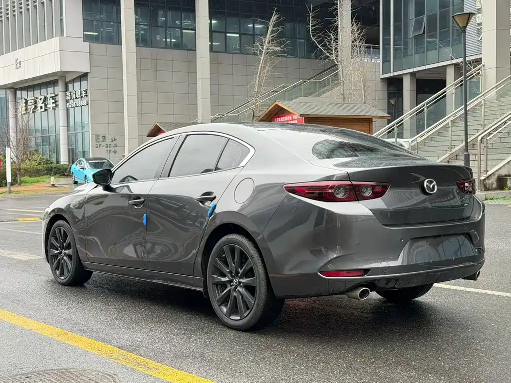 Mazda3 Angkesela 2023 2.0L Automatic Premium Edition купить на сайте DeffCars