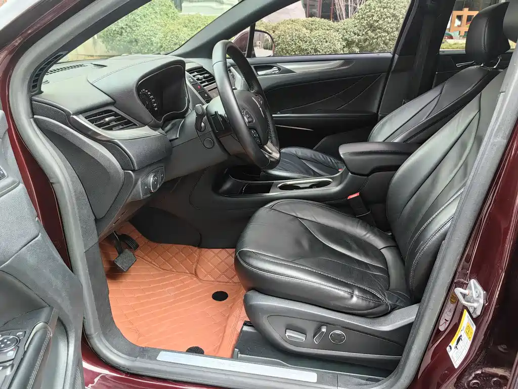 Lincoln MKC 2017 2.0T 2WD Exclusive Edition купить на сайте DeffCars