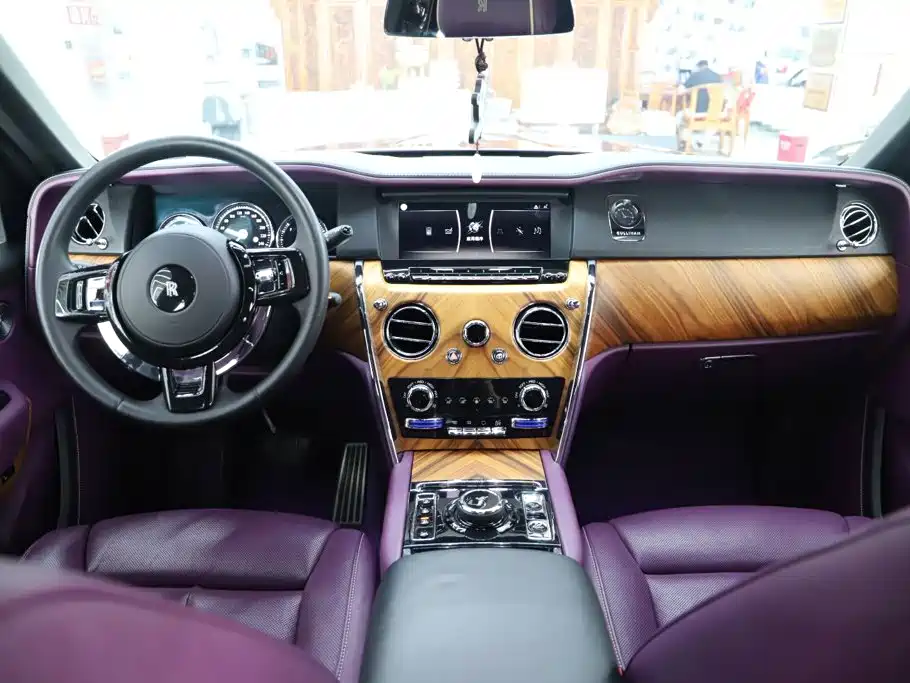 Cullinan 2018 four-seat version купить на сайте DeffCars