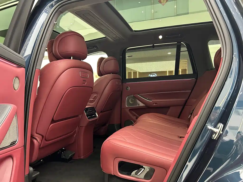 Wenjie M8 2025 extended range Ultra version 53.4kWh 5-seat version 192-line lidar) купить на сайте DeffCars