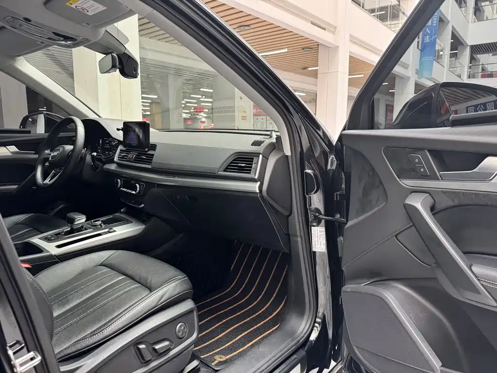 Audi Q5L 2020 facelift 40 TFSI enjoys fashionable style купить на сайте DeffCars