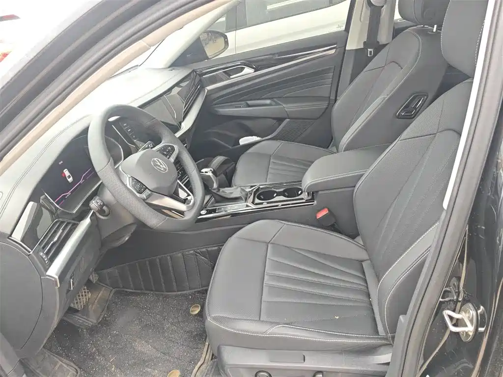 Passat 2025 Outstanding Model 380TSI Longyao Edition купить на сайте DeffCars