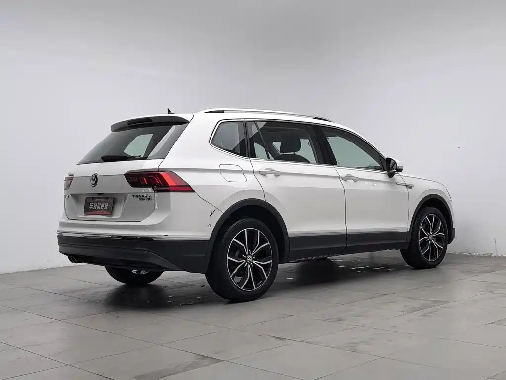 Tiguan L 2020 330TSI automatic two-wheel drive smart luxury version National VI купить на сайте DeffCars
