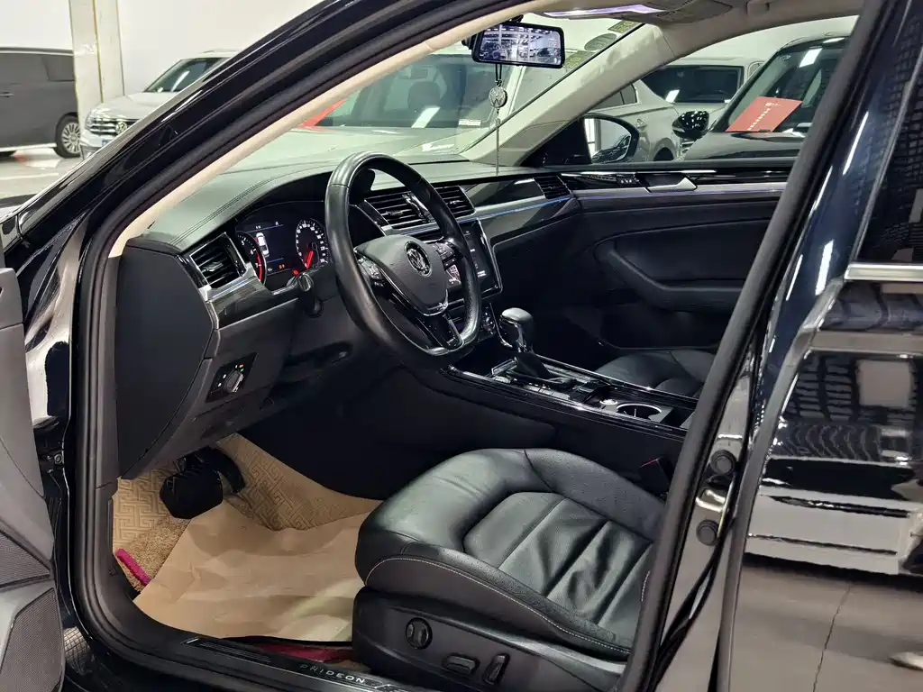 Huiang 2019 380TSI 2WD Business Edition National V купить на сайте DeffCars