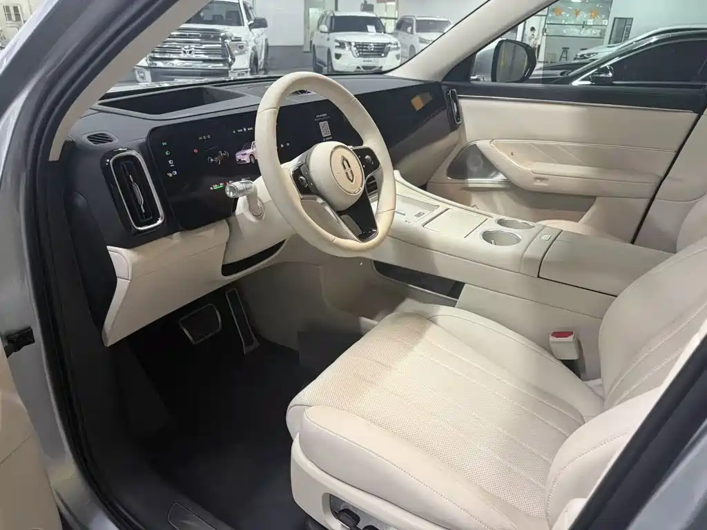 Wenjie M8 2025 extended range Ultra version 53.4kWh 6-seater version (192-line lidar) купить на сайте DeffCars