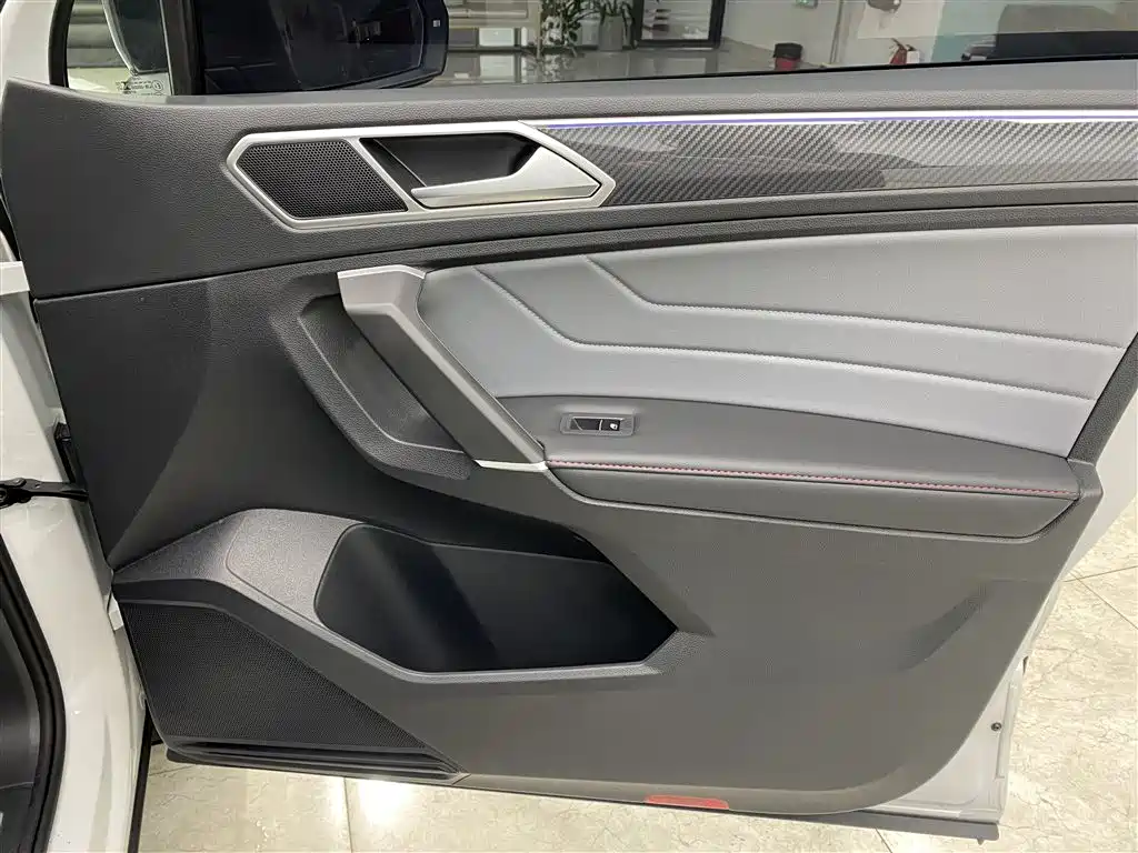 Tiguan X 2023 facelift 330TSI two-wheel drive flagship version купить на сайте DeffCars