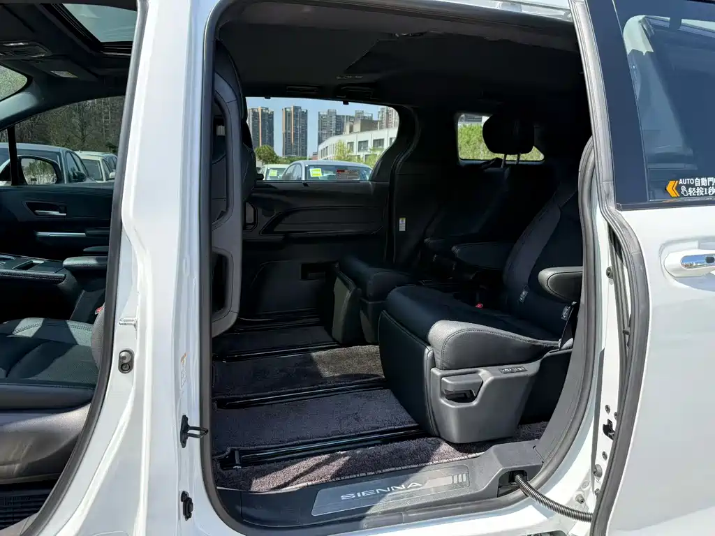 SIENNA 2023 2.5L Hybrid Premium Edition купить на сайте DeffCars