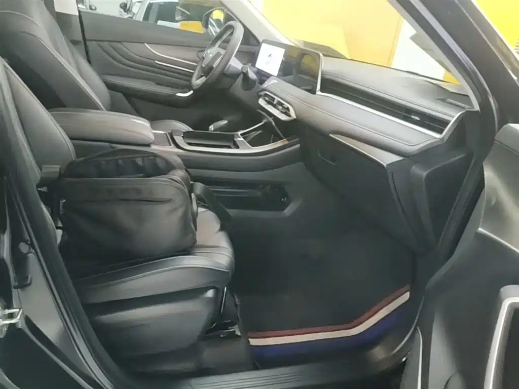 Venucia V 2023 260T Dark Horse Edition Pro купить на сайте DeffCars