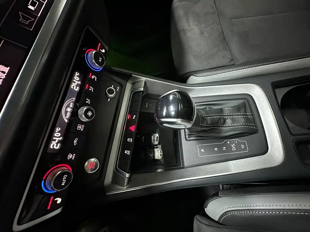 Audi Q3 2022 35 TFSI Fashionable and Dynamic купить на сайте DeffCars