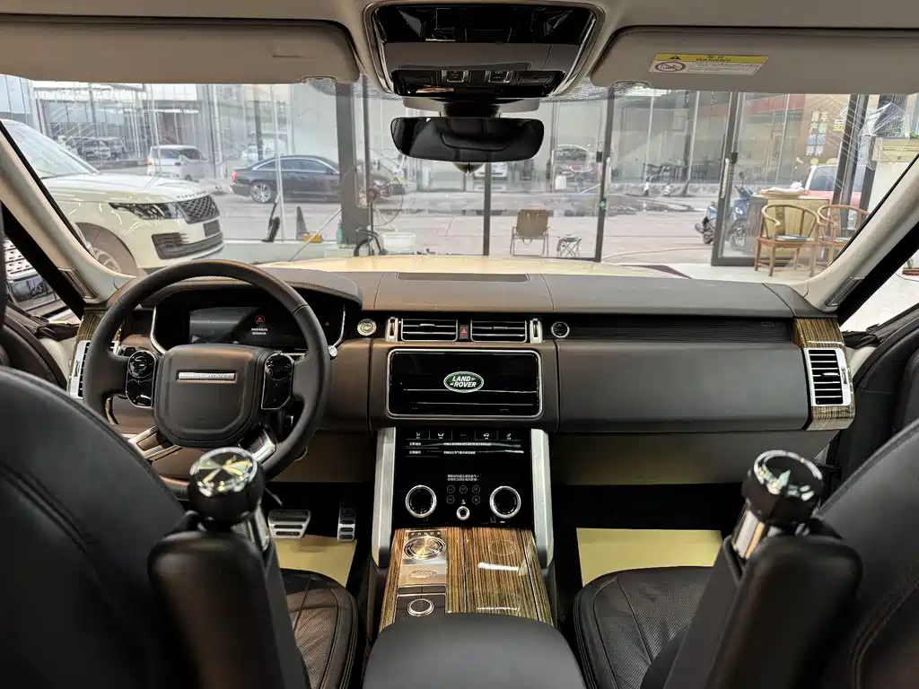 Range Rover 2018 3.0 SC V6 Vogue SE Genesis Extended Edition купить на сайте DeffCars