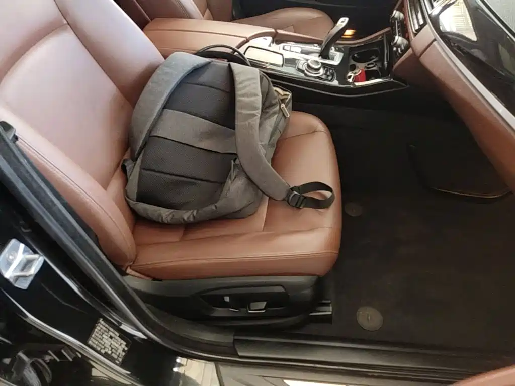 BMW 5 Series 2014 520Li Classic купить на сайте DeffCars