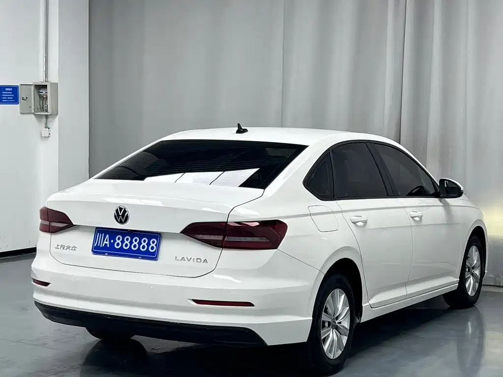Lavida 2022 1.5L automatic fashion version купить на сайте DeffCars