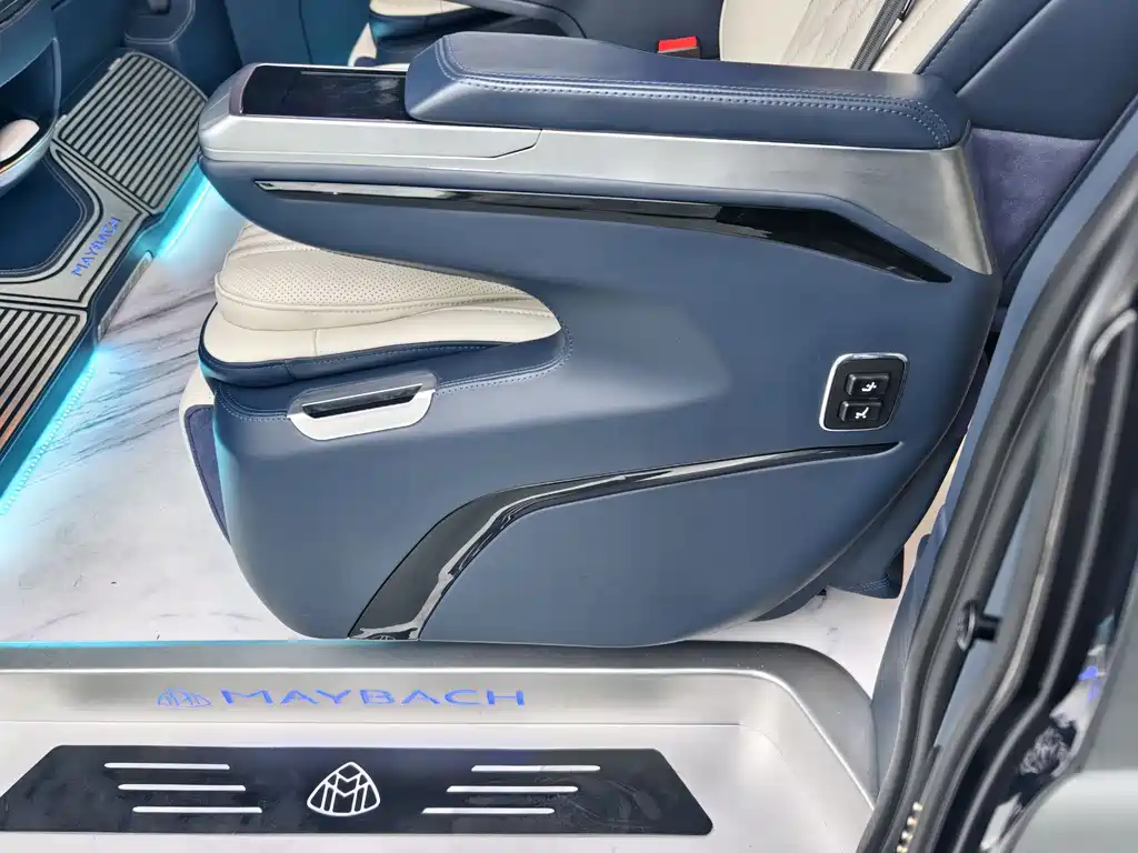 Vito 2023 2.0T Business Edition 7 seats купить на сайте DeffCars