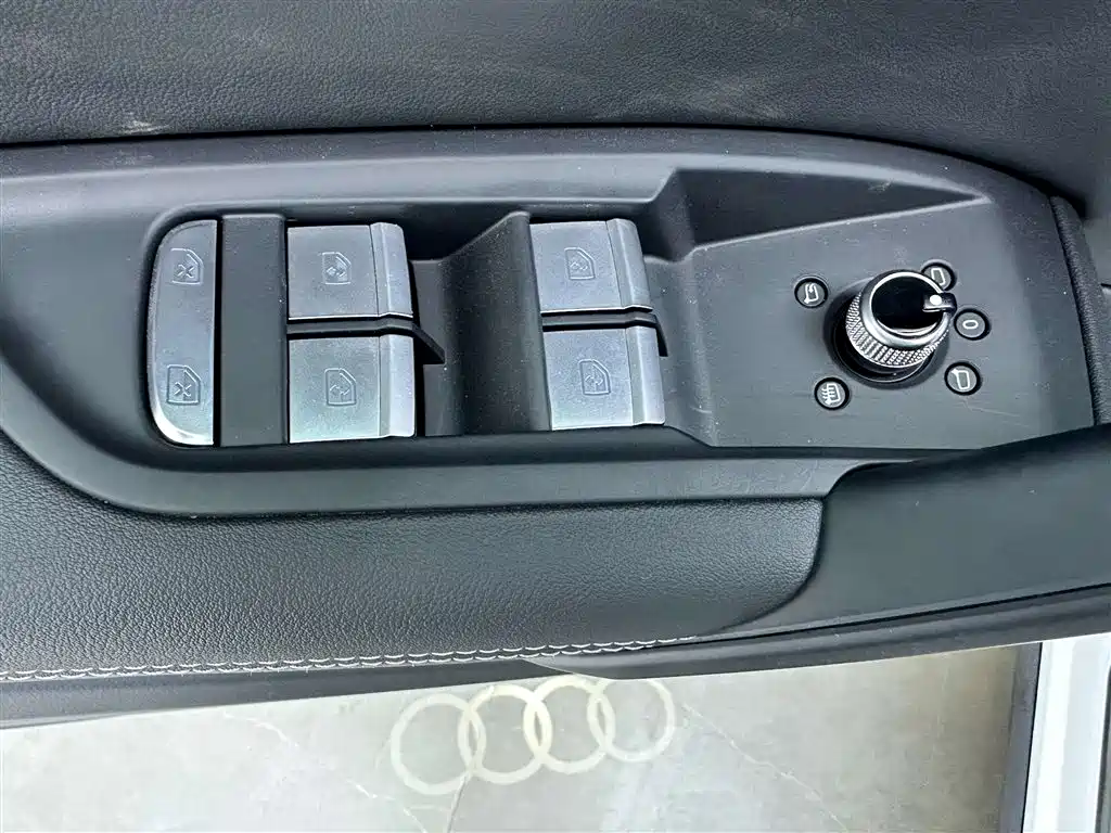 Audi Q5L 2024 40 TFSI luxury and dynamic model купить на сайте DeffCars