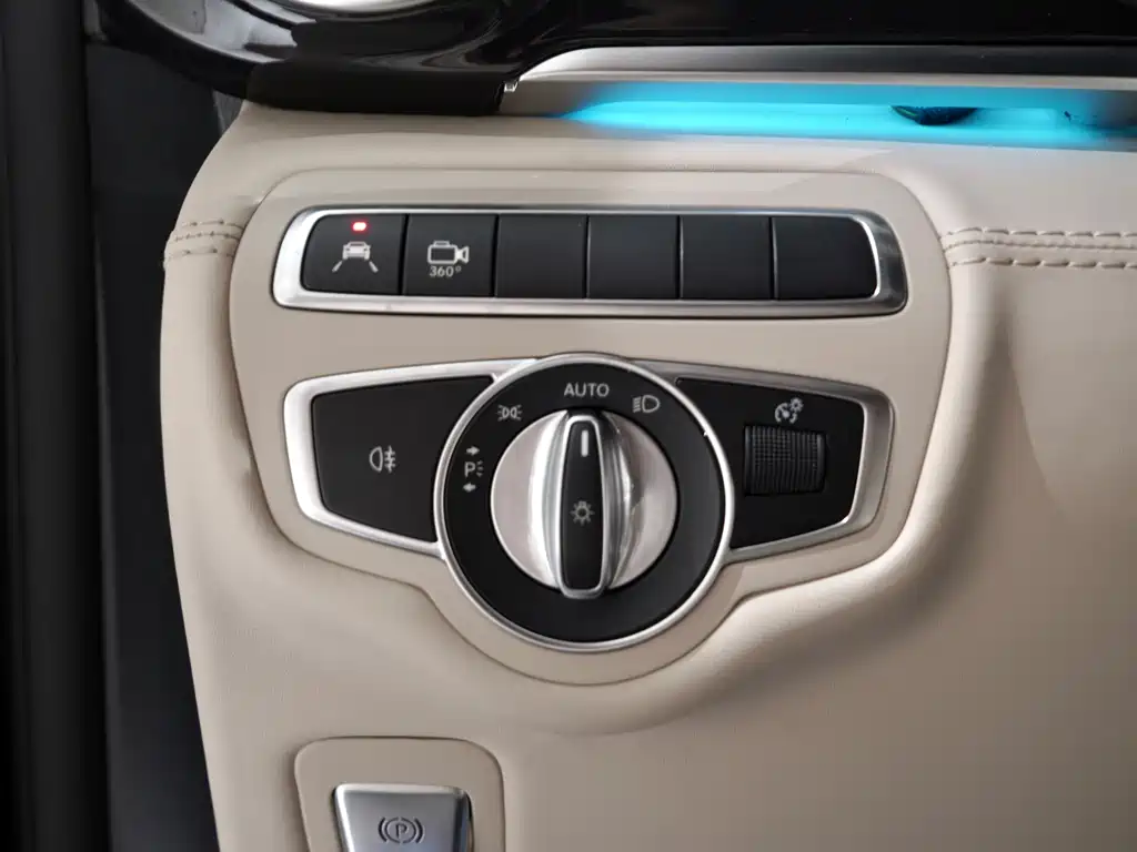 Mercedes-Benz V-Class 2018 V 260 L Premium Extended Edition National VI купить на сайте DeffCars