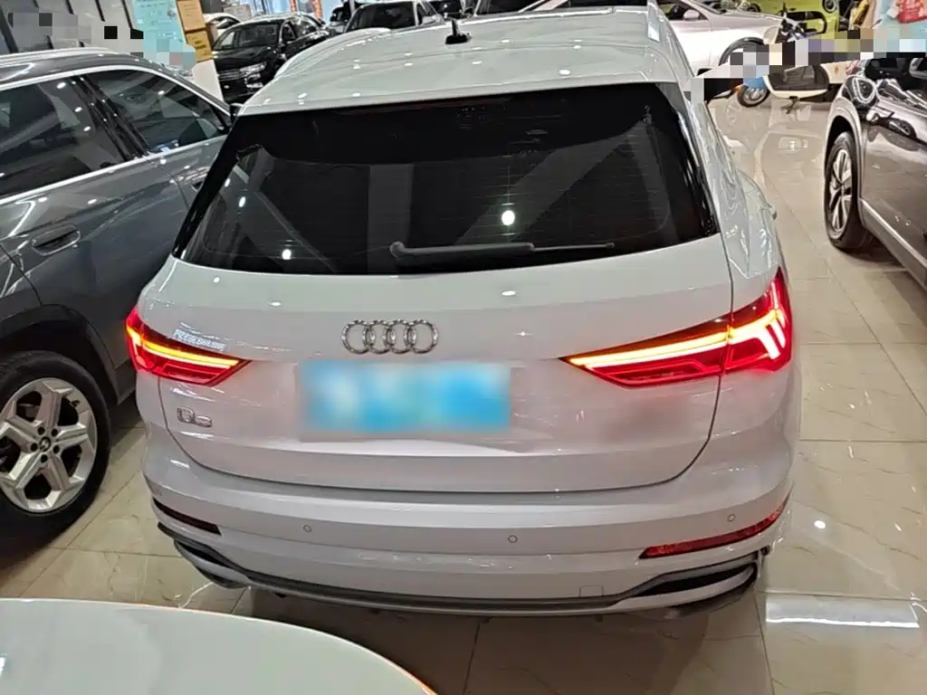 Audi Q3 2022 35 TFSI aggressive and dynamic model купить на сайте DeffCars