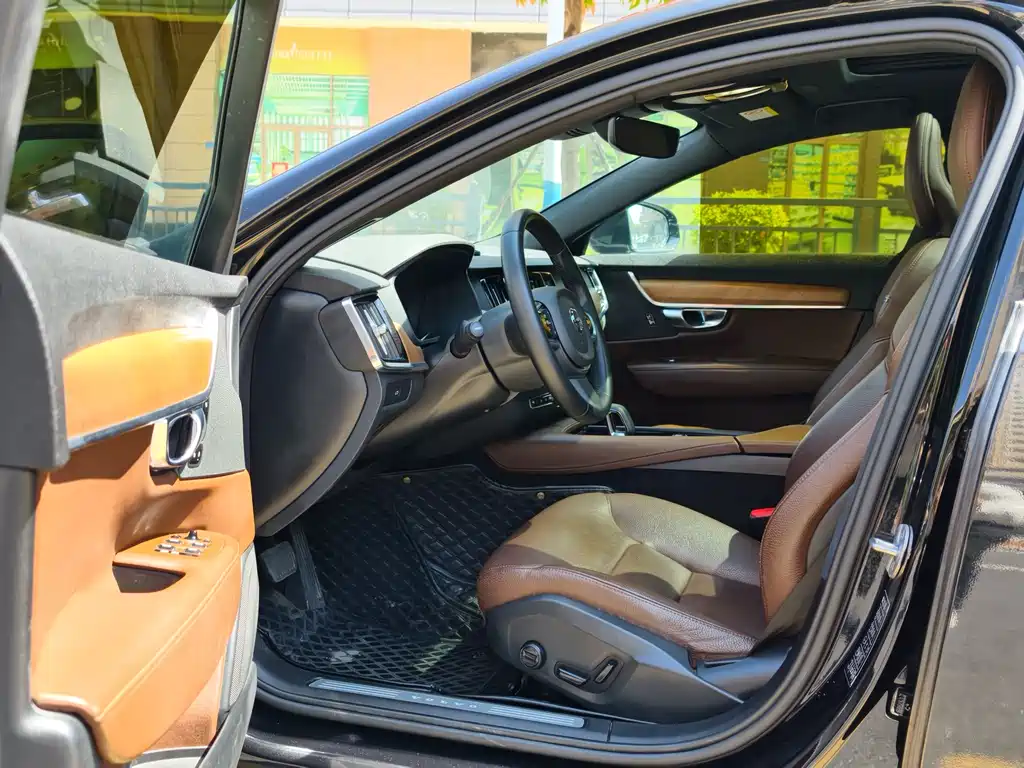 Volvo S90 2023 B5 Zhiyi Luxury Edition купить на сайте DeffCars