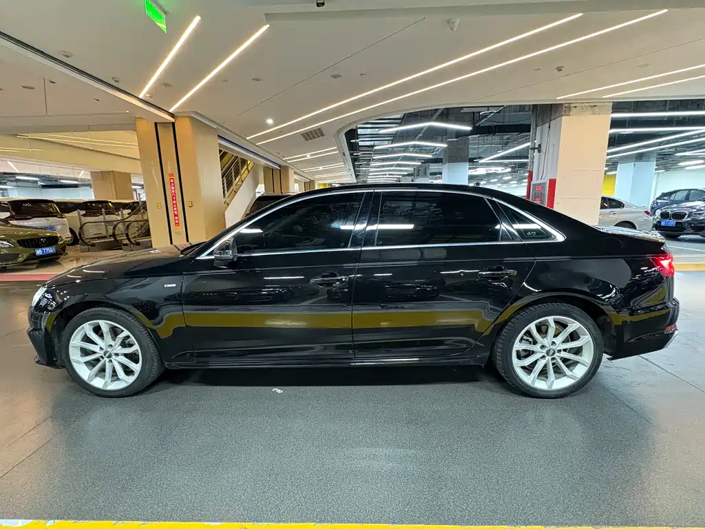 Audi A4L 2019 40 TFSI Fashion Type National VI купить на сайте DeffCars