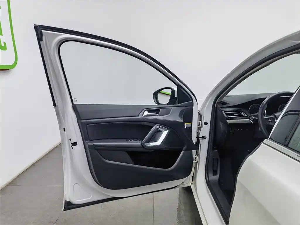 Peugeot 408 2015 1.2T automatic luxury version купить на сайте DeffCars