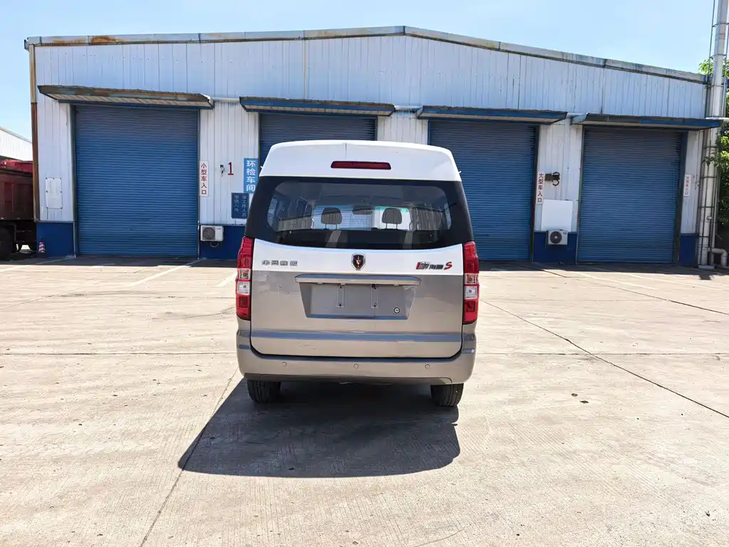 New Hiace S 2023 1.5L Fortune Edition Bus 5/6/7 Seats Central Air Conditioning Version SWC15M купить на сайте DeffCars
