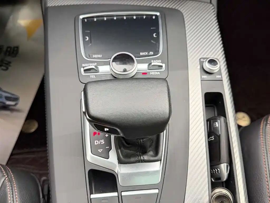 Audi Q5L 2018 45 TFSI Exclusive Fashion Model National V купить на сайте DeffCars